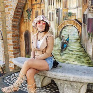 Meet your Posher, Celeste